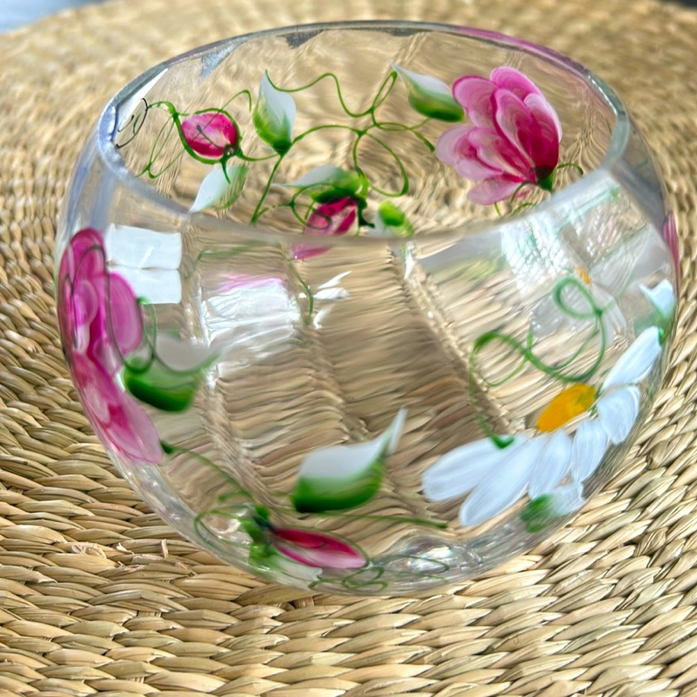 Decorative Glass Bowl.  Hand painted by Suki. Lovely floral design. Like new. - Picture 2 of 6